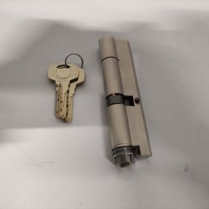 Ecost customer return Yale Smart Living YA90501B20.1400 Yale ENTR Cylinder 70/40 Ecost customer return Yale Smart Living YA90501B20.1400 Yale ENTR Cylinder 70/40