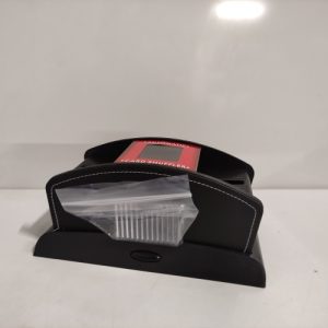 Ecost customer return Relaxdays, schwarz Kartenmischer Elektrisch, Leder, 2 Decks, Mischgerät zum Mi