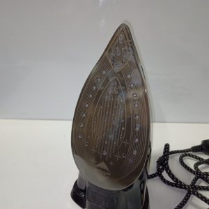 Ecost customer return Calor FV9839C0 Ultimate Pure Steam Iron 260 g/min 3000 350 ml Black/Gold Ecost customer return Calor FV9839C0 Ultimate Pure Steam Iron 260 g/min 3000 350 ml Black/Gold