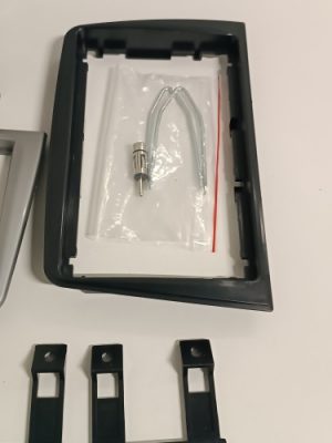 Ecost Customer Return Sound Way 1 DIN / 2 DIN car radio fascia frame, antenna adapter